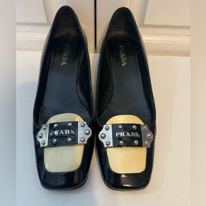 Prada Patent Leather Logo Accent Block Heel Shoes. Black & Cream. Size 39 EUC